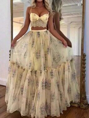 Women's Knitted Jacquard Fabric Twist Front Cropped Top And Loose Skirt Set